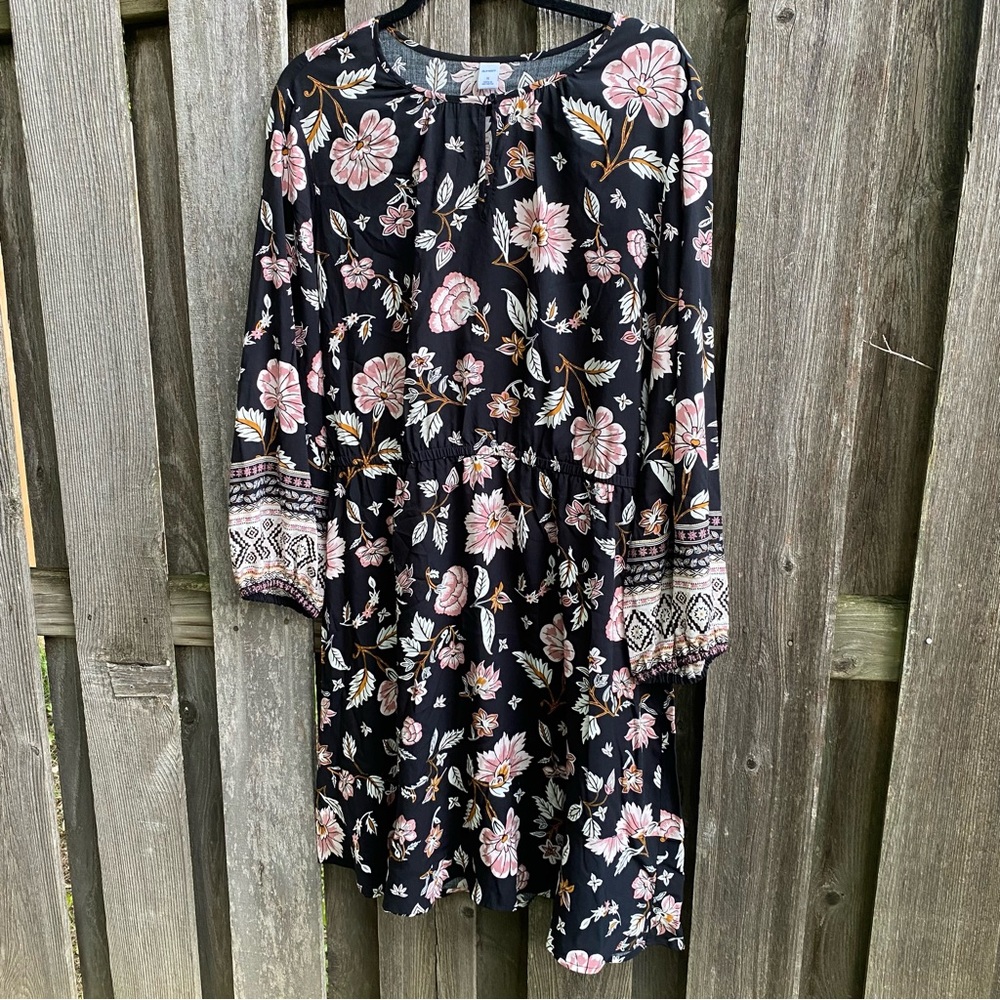 NWT Old Navy Black Floral Long Sleeve Dress